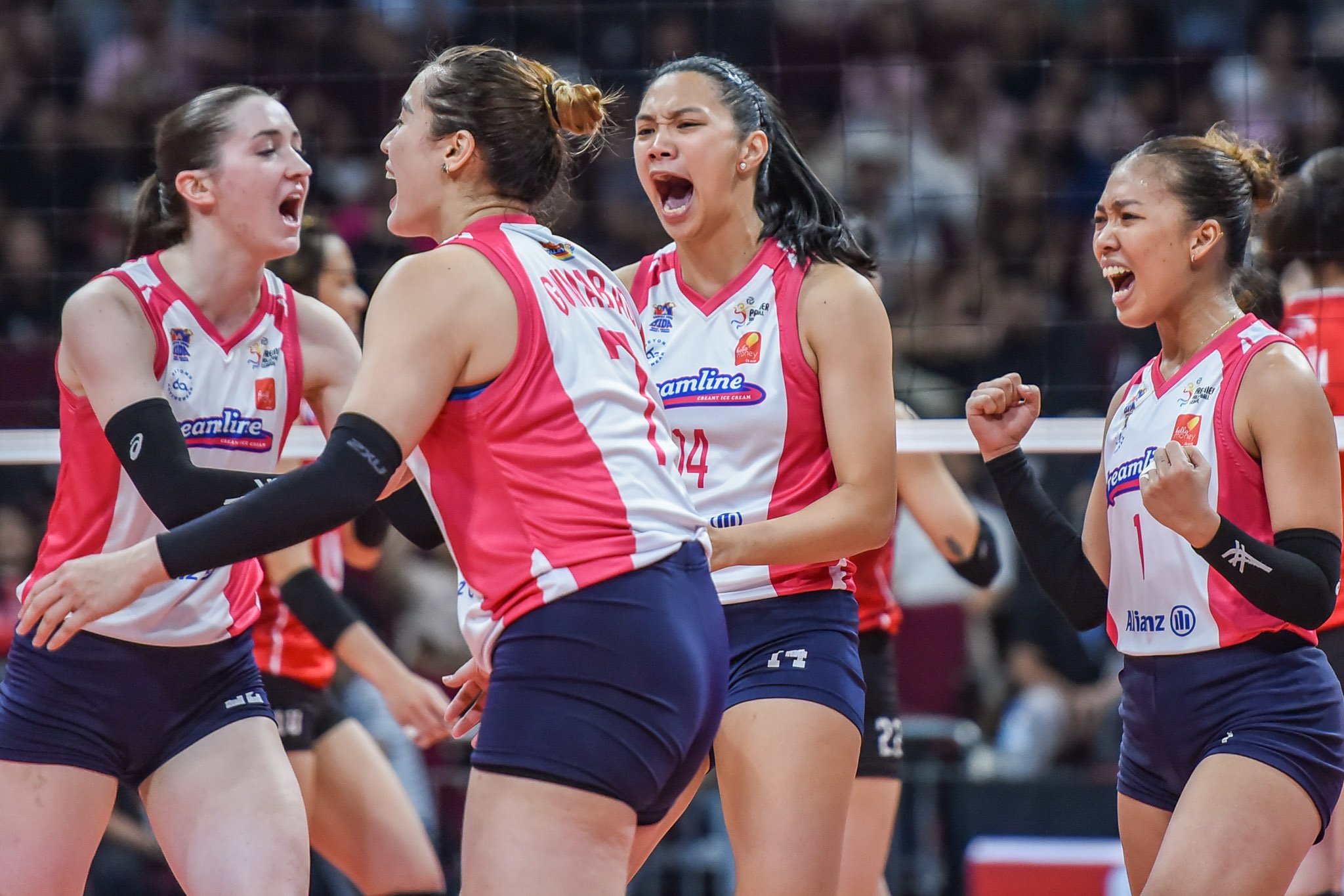 Creamline outlasts Cignal, sets title showdown vs Akari 